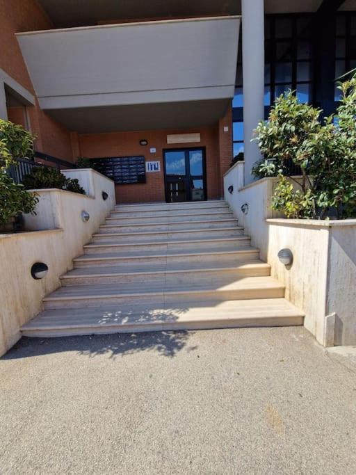 Terrazza A Nettuno E Chiesa Giubilare Santa Maria Goretti Exteriér fotografie