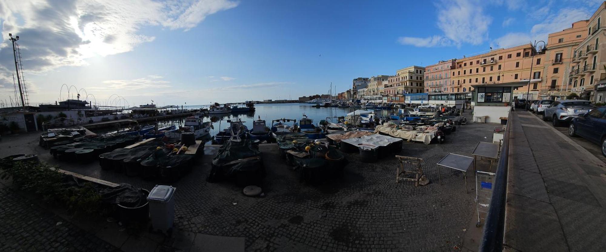 Terrazza A Nettuno E Chiesa Giubilare Santa Maria Goretti Exteriér fotografie